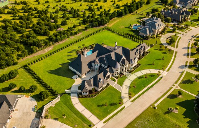 Drohnen-Luftaufnahme Immobilien verkaufen Schloss