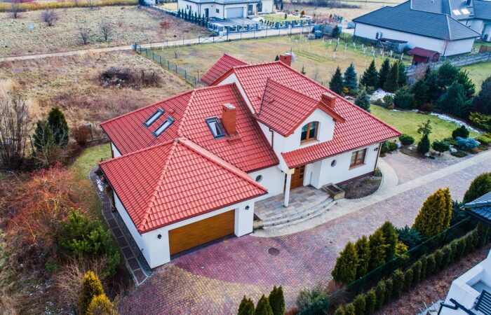 Drohnen-Luftaufnahme Immobilien verkaufen - Haus von oben